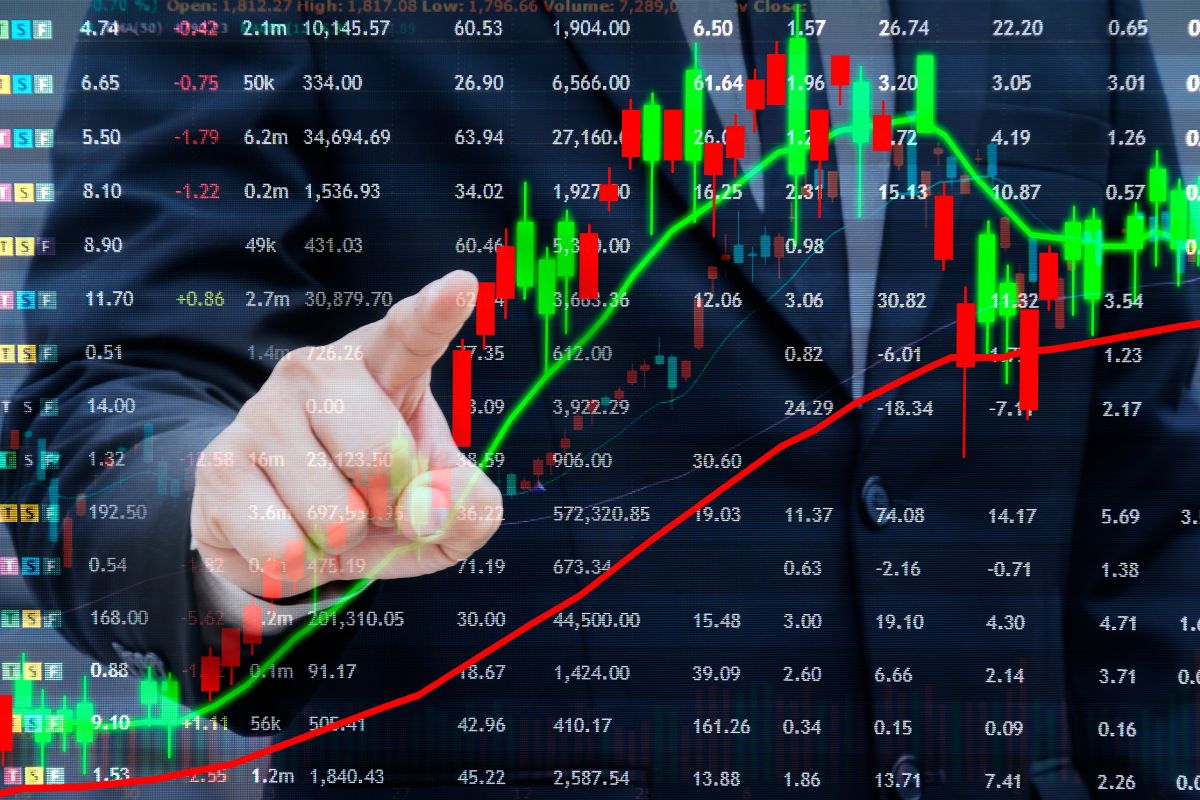 Hazomedia tài trợ CLB Chứng khoán Sinh viên SSC