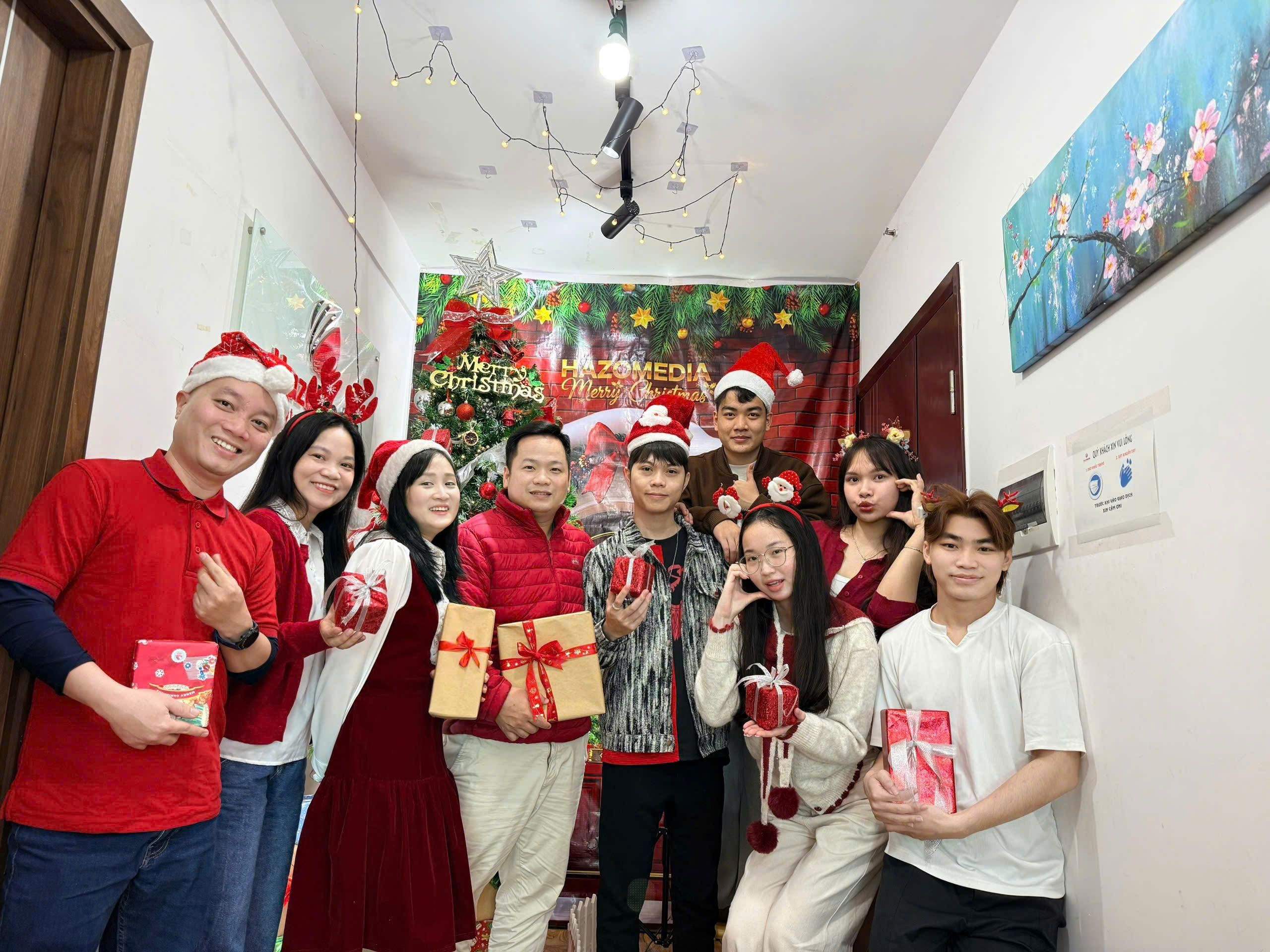 🎄 NOEL GẮN KẾT – KHOẢNH KHẮC ẤM ÁP CUỐI NĂM CÙNG HAZO MEDIA 🎄